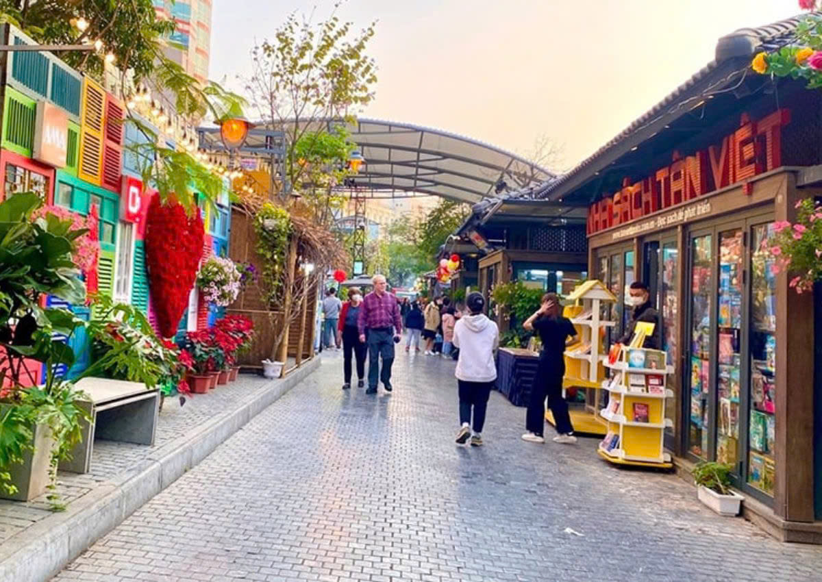 4-Con-duong-sach-o-TPHCM-2