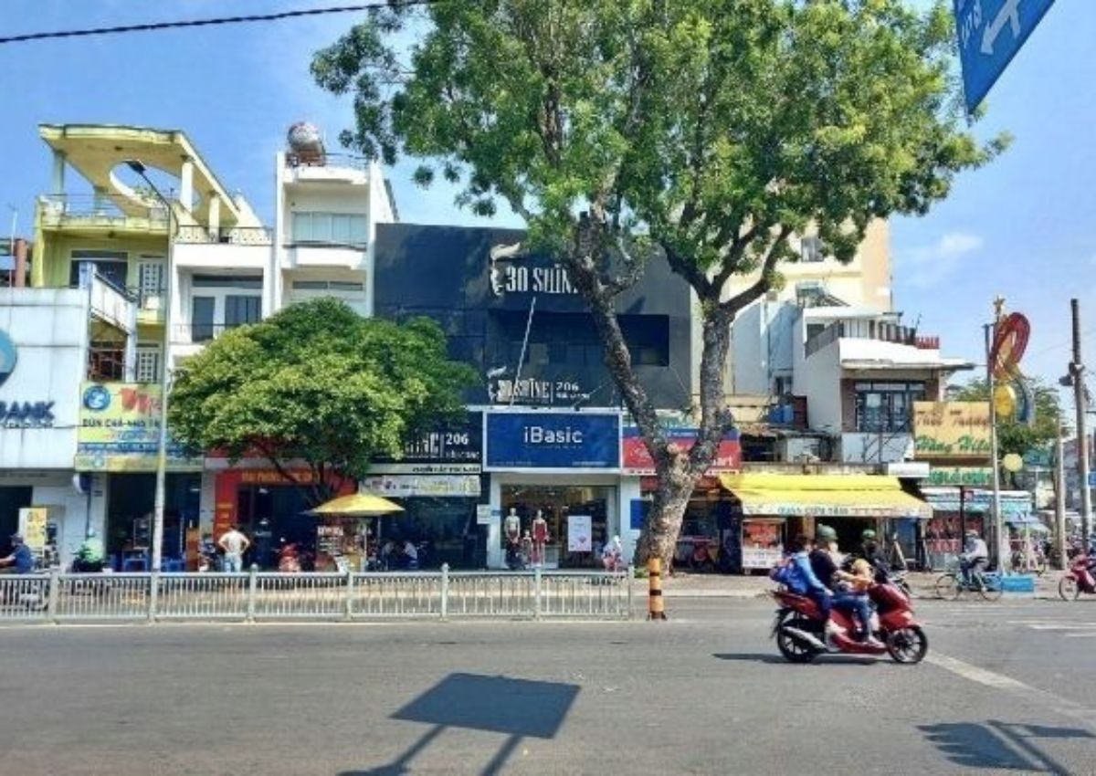 Co-nen-thue-mat-bang-tren-duong-Hau-Giang-2