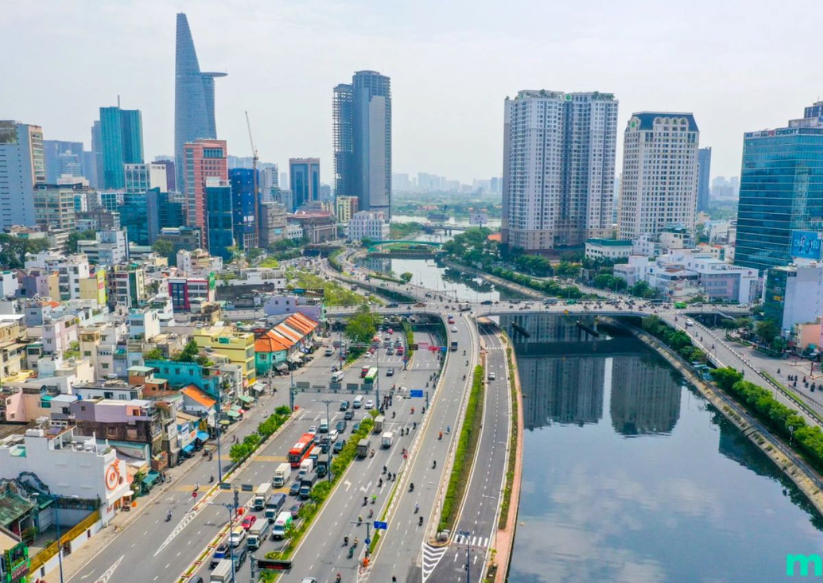 Gia-thue-mat-bang-duong-Nguyen-Hue-2