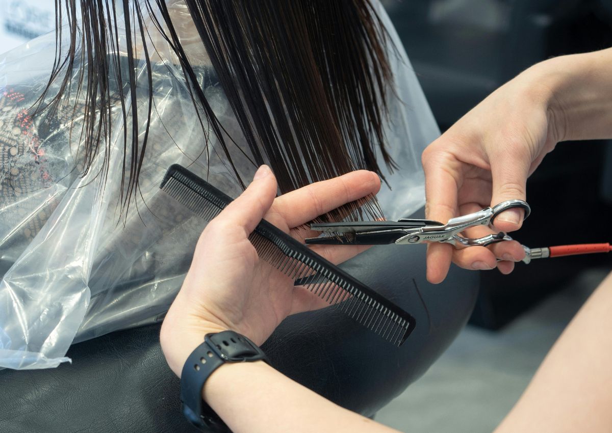 Mo-tiem-toc-co-dang-ky-giay-phep-kinh-doanh-khong-1