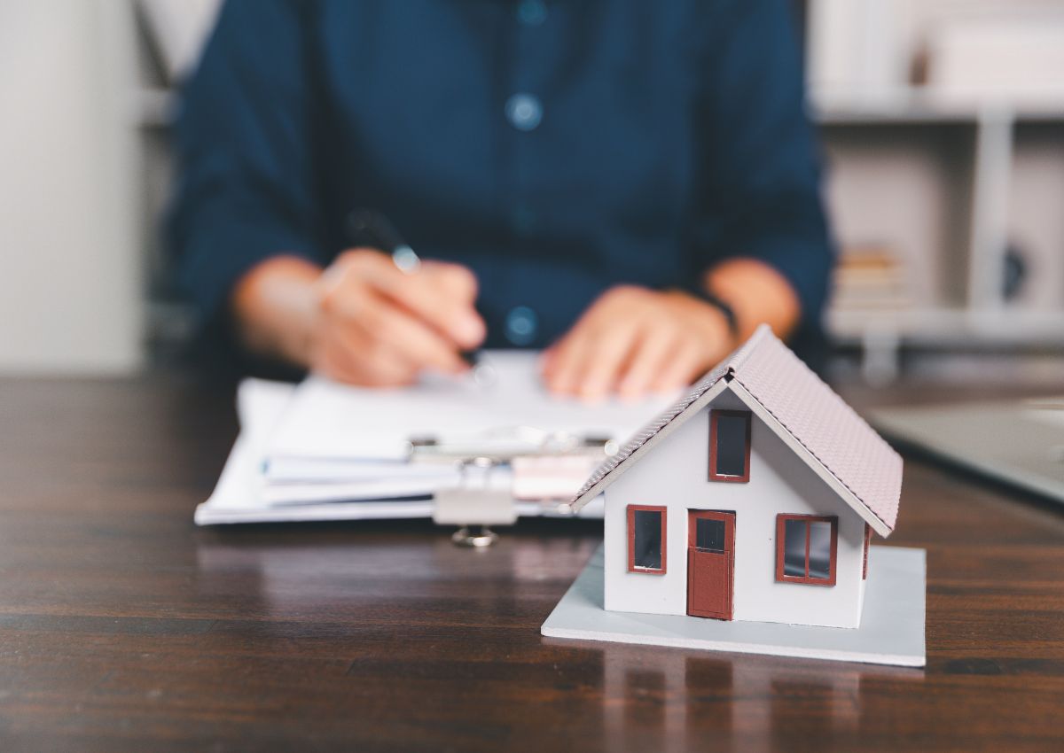 Mua-ban-nha-dat-dong-thue-gi-1