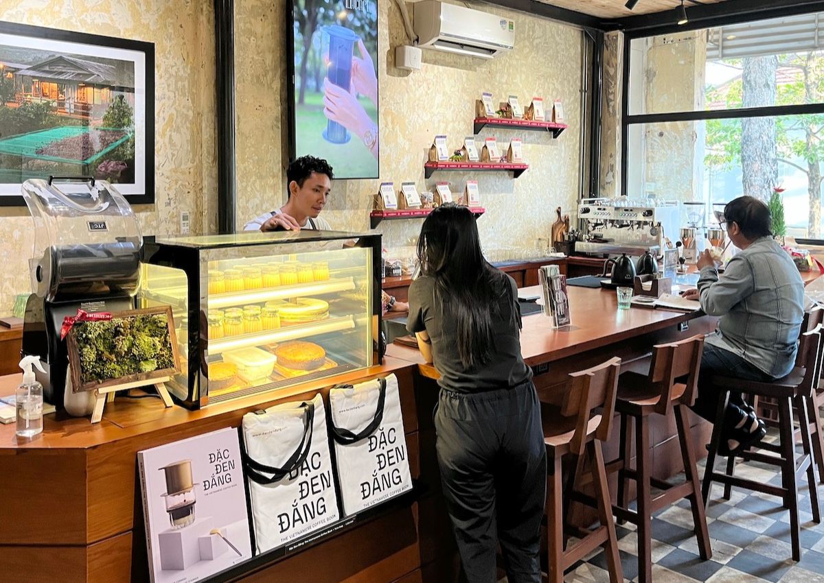 Nguyen-nhan-quan-ca-phe-vang-khach-1