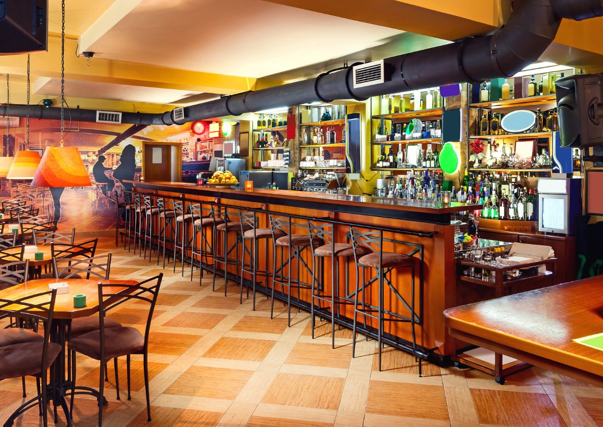 Phan-biet-Bar-Pub-Club-Lounge-1