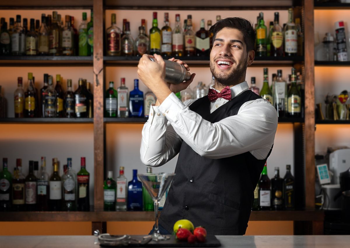 Phan-biet-Bar-Pub-Club-Lounge-3