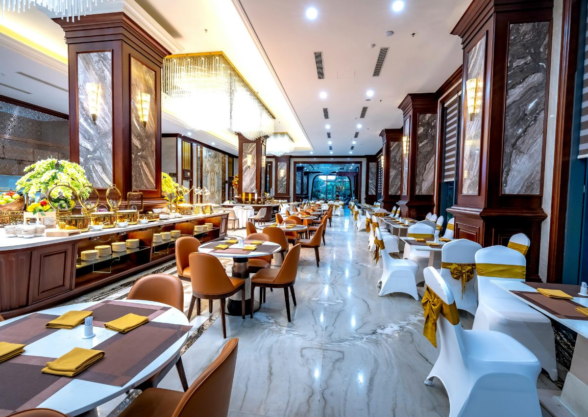 Mat-bang-nha-hang-buffet-2