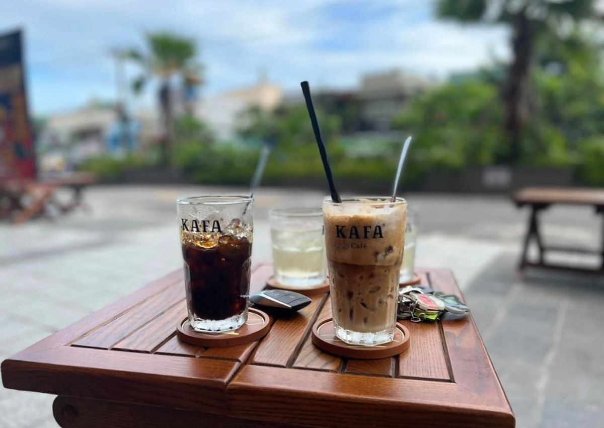 Quan-cafe-le-duong-quan-1-2