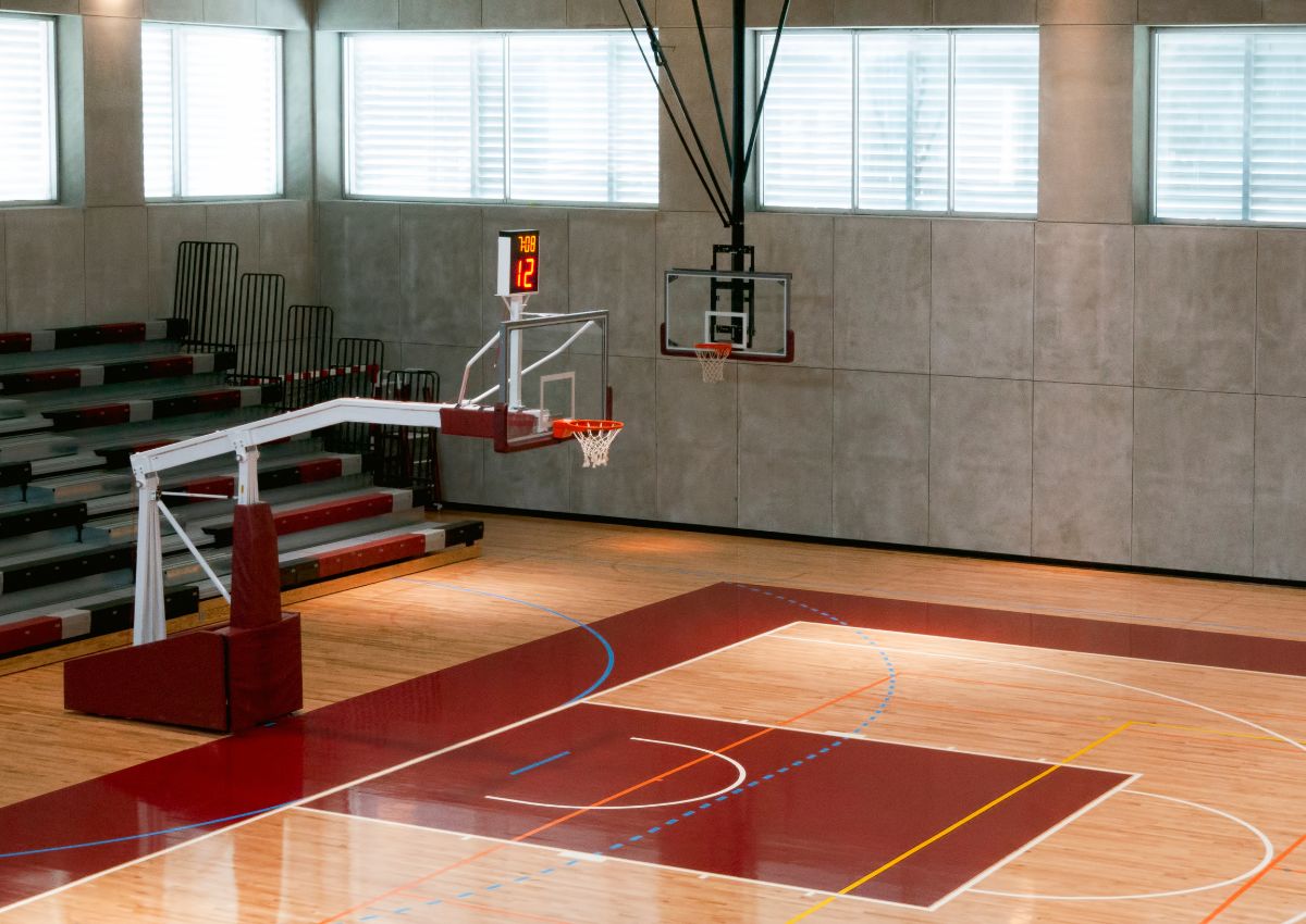 Kinh-nghiem-thue-mat-bang-san-bong-ro-ly-tuong-3