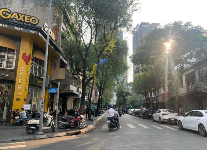 Cho Thuê Mặt Bằng Góc 2MT 125 Hồ Tùng Mậu Phường Bến Nghé Quận 1