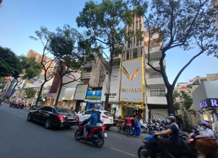 Cho Thuê Mặt Bằng Góc 2MT 69 Nguyễn Trãi Phường Bến Thành Quận 1