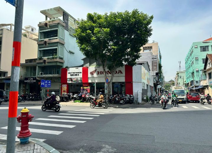 Cho Thuê Mặt Bằng Góc 2 Mặt Tiền 965-967-969 Nguyễn Trãi Phường 1 Quận 5