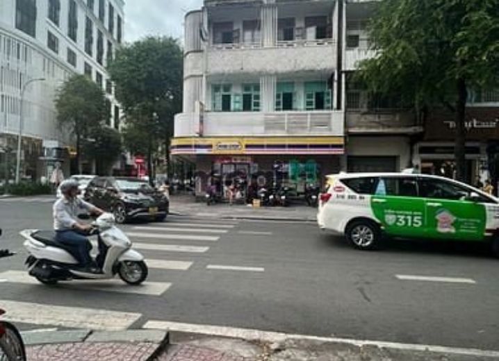 Cho Thuê Mặt Bằng Góc 2MT 110 Lý Tự Trọng Phường Bến Thành Quận 1