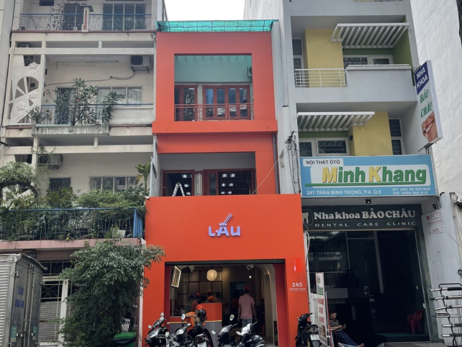 Cho Thuê Mặt Bằng Mặt Tiền Số 245 Dường Trần Bình Trọng, Phường 4, Quận 5, DT: 4.5x20m, 1 trệt, 2 lầu, ST, DTSD: 267m2