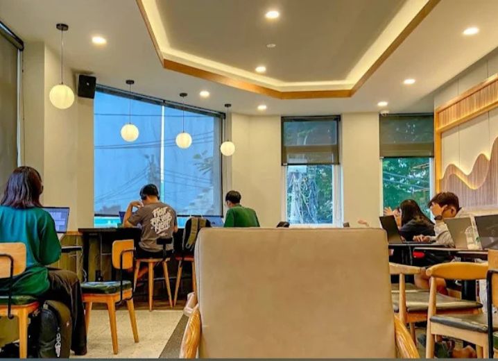 Cho Thuê Mặt Bằng GÓC 2MT Số 1 Đoàn Như Hài Phường Xóm Chiếu Quận 4