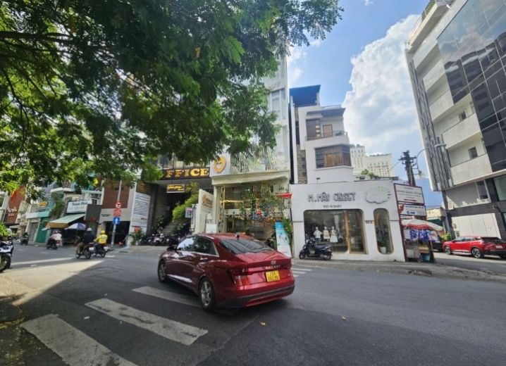 Cho Thuê Mặt Bằng Góc 2 Mặt Tiền 72D Trần Quốc Toản Phường 8 Quận 3