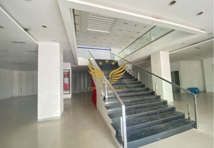 Cho Thuê Mặt Bằng Góc 2MT 131 Nguyễn Trãi Phường 2 Quận 5