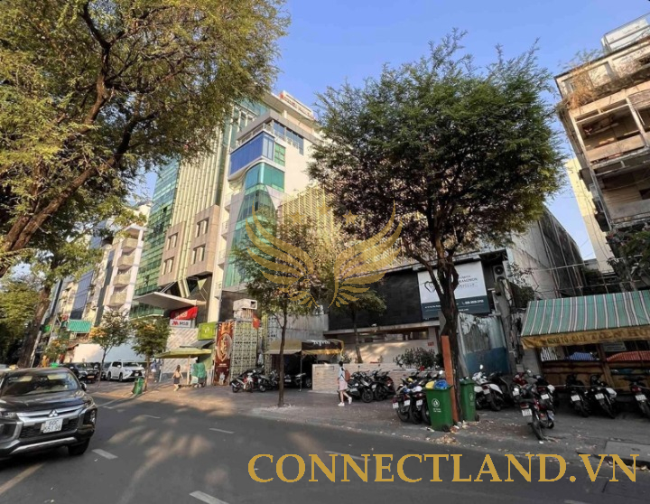 Cho Thuê Mặt Băng GÓC 2MT 65 Võ Văn Tần, Quận 3