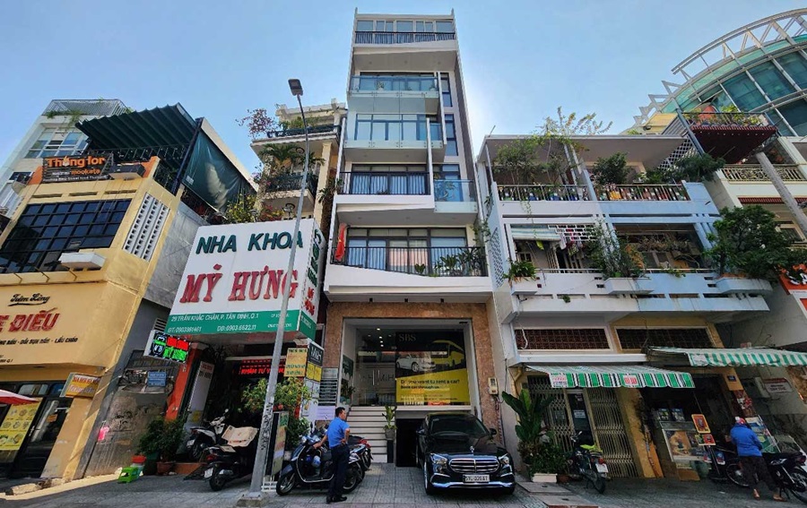 Cho Thuê Mặt Bằng Góc 2 Mặt Tiền 112 Đường Trần Khắc Chân Với Hẻm Hông, Phường Tân Định, Quận 1, DT: 4x10m, 1 trệt, 3 lầu, DTSD 160 m2