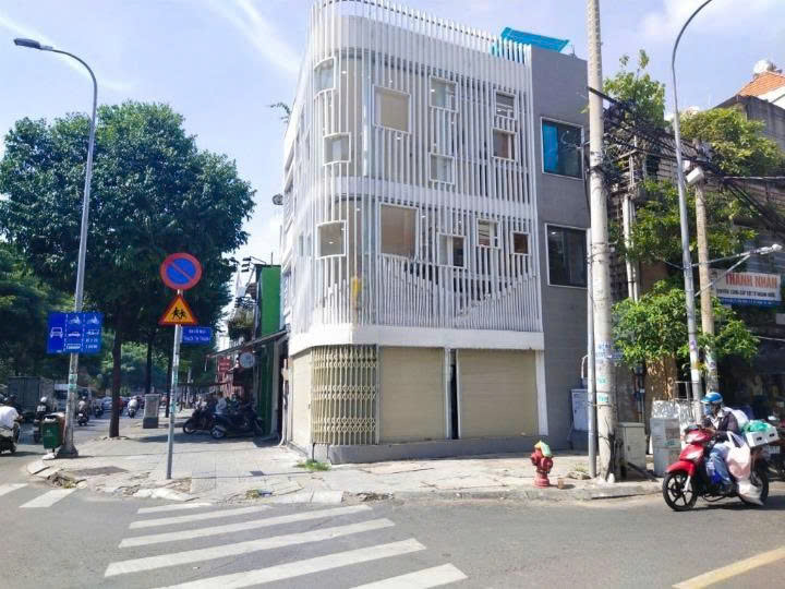 Cho Thuê Mặt Bằng Góc 2 Mặt Tiền 46 đường Võ Thị Sáu Với Thạch Thị Thanh, phường Tân Định, Quận 1, DT: 5x8m, 1 Trệt, 2 Lầu, DTSD 120 m2