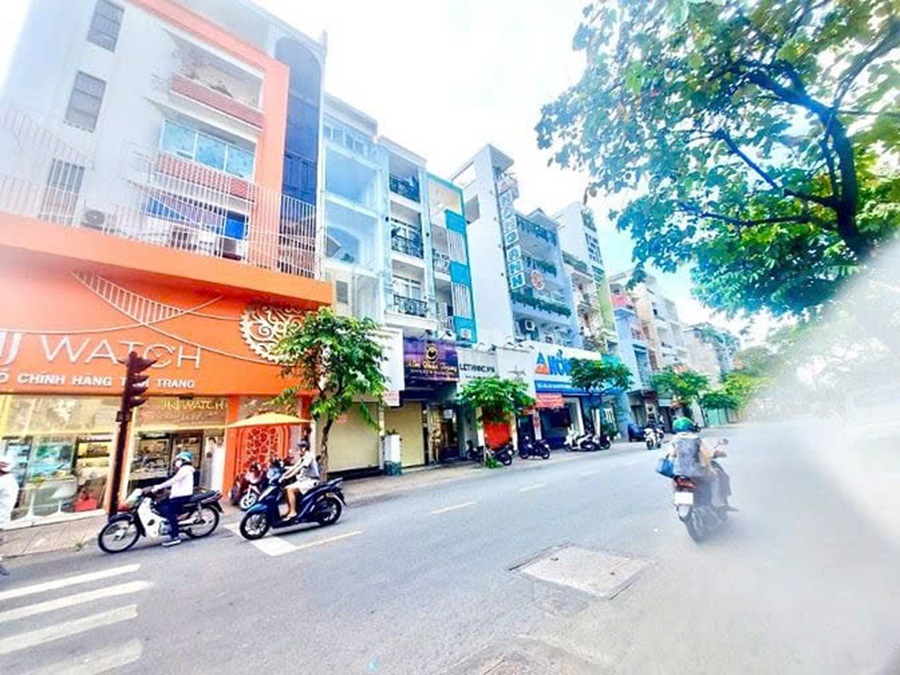 Cho Thuê Mặt Bằng Góc 2 Mặt Tiền 493 Đường Nguyễn Đình Chiểu, Phường 2, Quận 3, DT: 9x4m, 1 Trệt 4 Lầu, DTSD 180m2