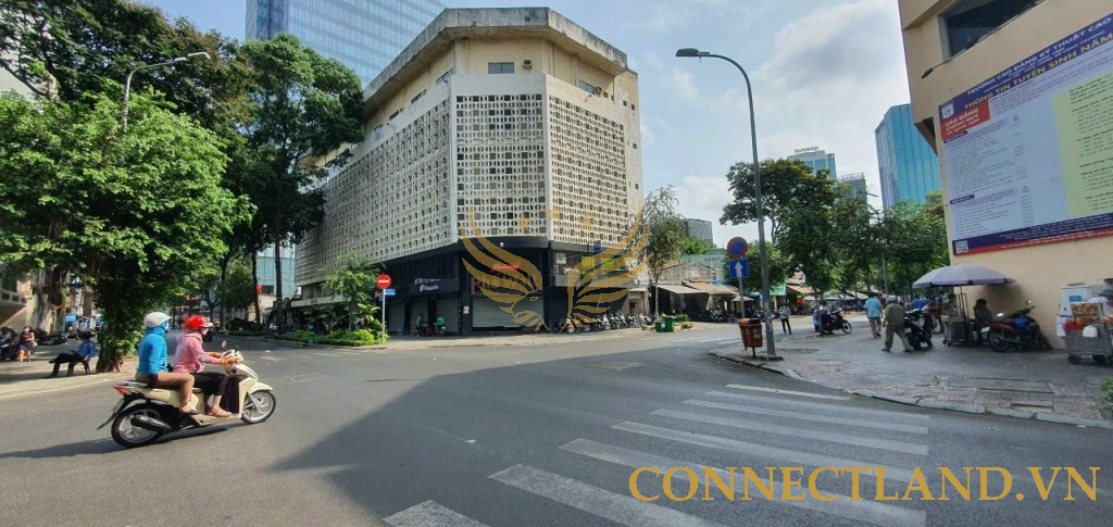 Cho Thuê Mặt Bằng Góc 2 Mặt Tiền 92 Đường Nam Kỳ Khởi Nghĩa Với Huỳnh Thúc Kháng, Phường Bến Nghé, Quận 1. DT:  20x15m, 1 Trệt, 1 Lửng, DTSD: 400m2