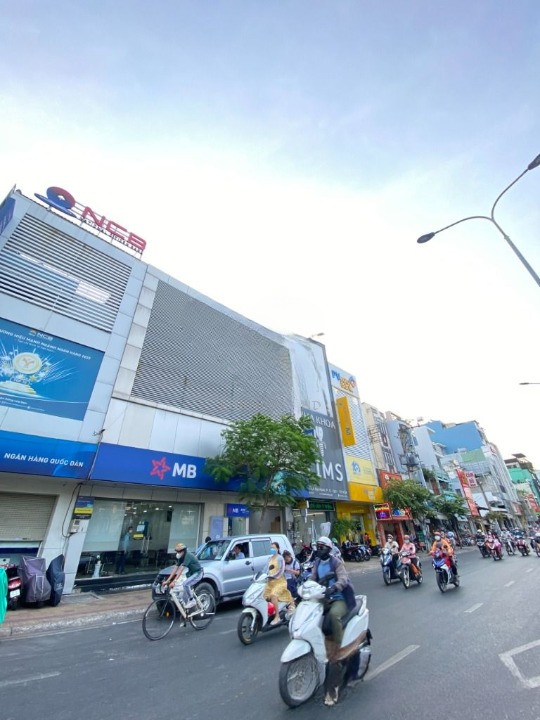 Cho Thuê Mặt Bằng Mặt Tiền số 357D đường Lê Đại Hành, Phường 11, Quận 11, DT: 6x14m, 1 trệt, 2 lầu, ST, DTSD: 252 m2