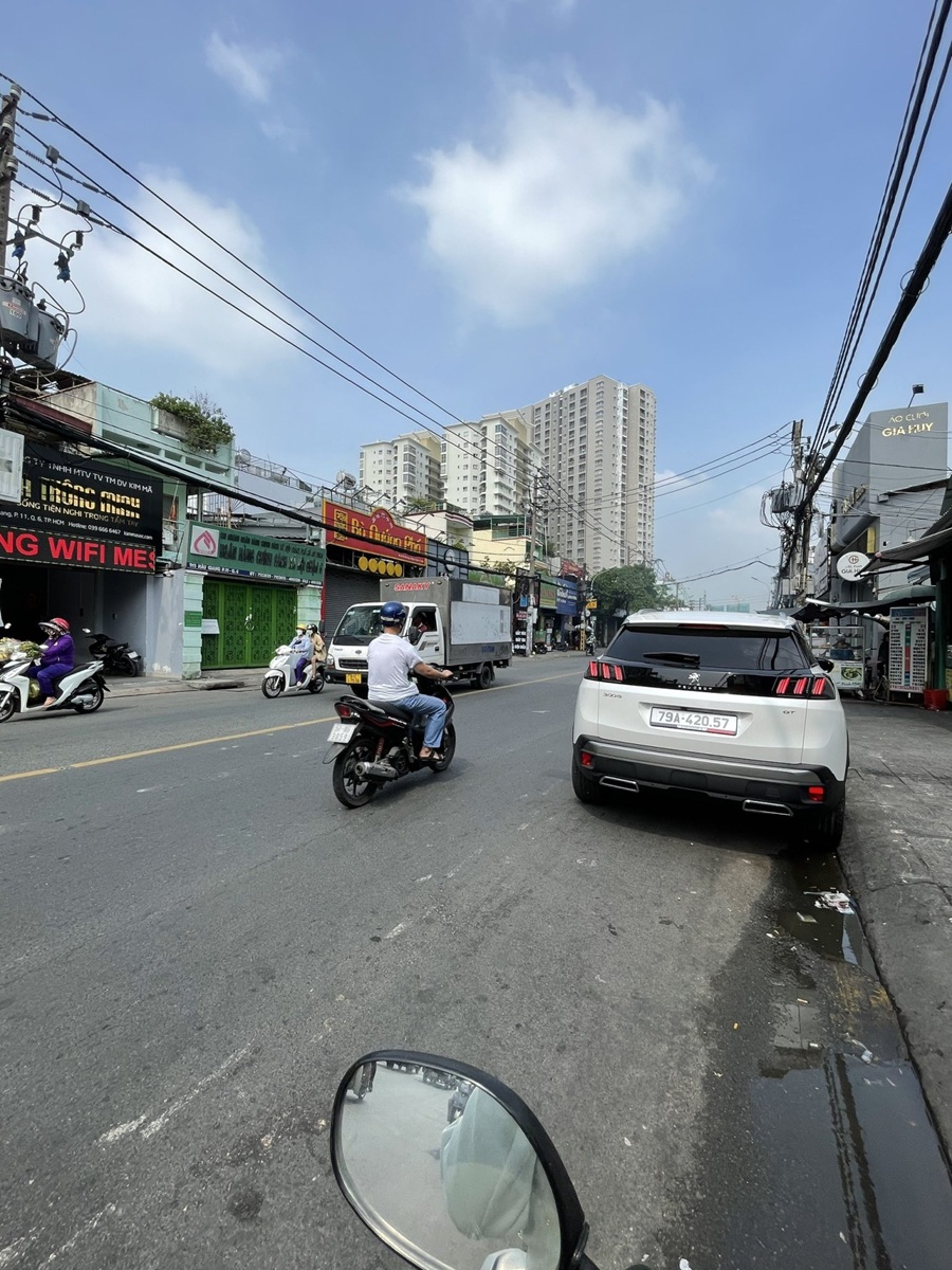 Cho Thuê Mặt Bằng Mặt Tiền số 909 đường Hậu Giang, Phường 11, Quận 6, DT: 10x22m, 1 hầm 1 trệt 5 lầu, DTSD: 1.540 m2