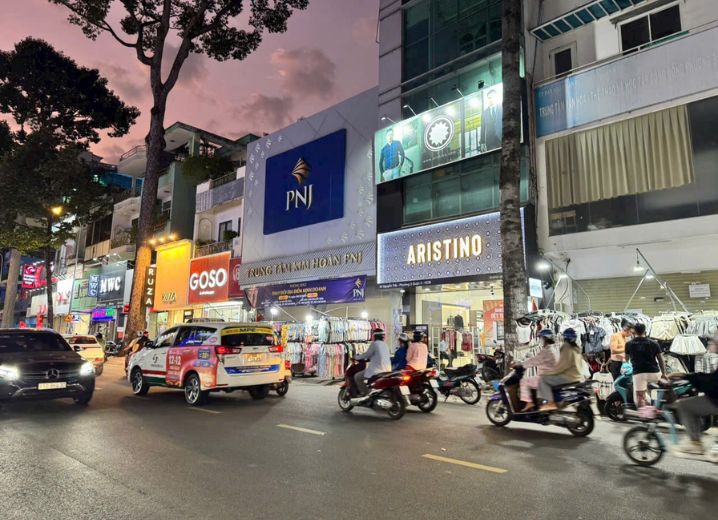 Cho Thuê Mặt Bằng Mặt Tiền Số 86-88 Nguyễn Trãi Phường 3 Quận 5