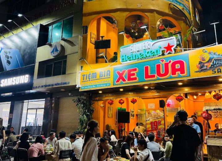 Cho Thuê Mặt Bằng 219 Trần Hưng Đạo Phường Cô Giang Quận 1