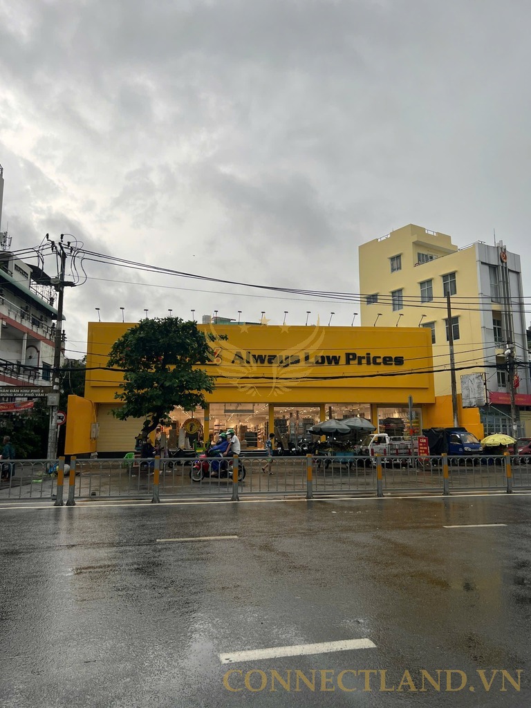Cho Thuê Nhà Mặt Tiền 236 Đường Phạm Phú Thứ, Phường 4, Quận 6, DT: 25x38m, 1 Trệt , DTSD 1450m2