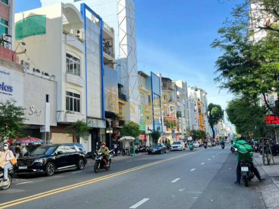 Cho Thuê Mặt Bằng Mặt Tiền số 446 Đường Võ Văn Tần, Phường 5, Quận 3, DT: 5x12m, Top Hậu 3m, 1 trệt, 1 lửng, 2 lầu, DTSD: 240 m2