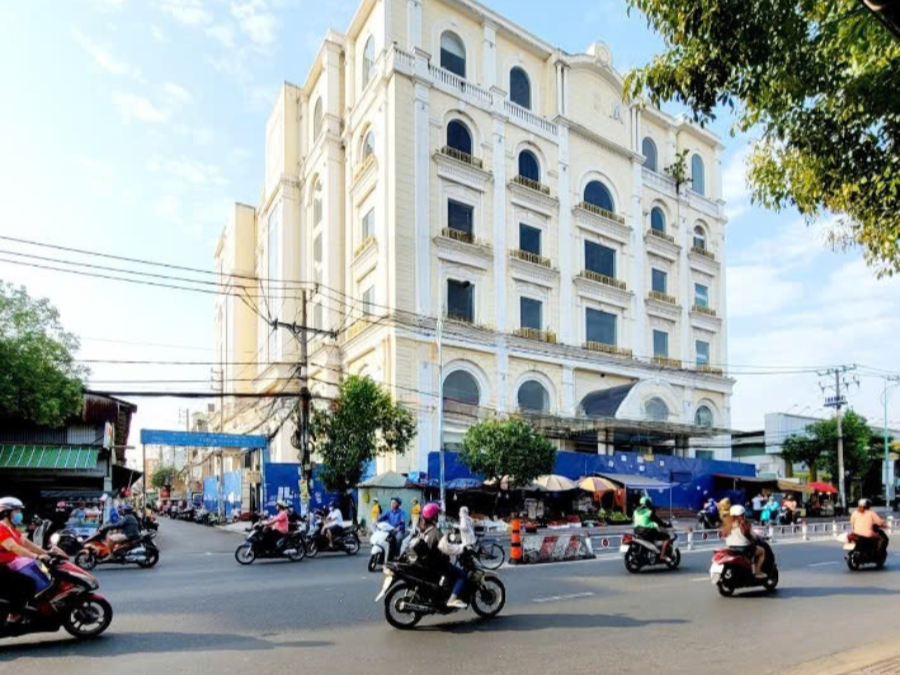 Cho Thuê Nhà GÓC 2MT số 307-309 Đường Lê Văn Quới, Phường Bình Trị Đông, Quận Bình Tân, DT: 31x50m, 1 hầm 1 trệt 7 lầu ST, DTSD: 12.400 m2