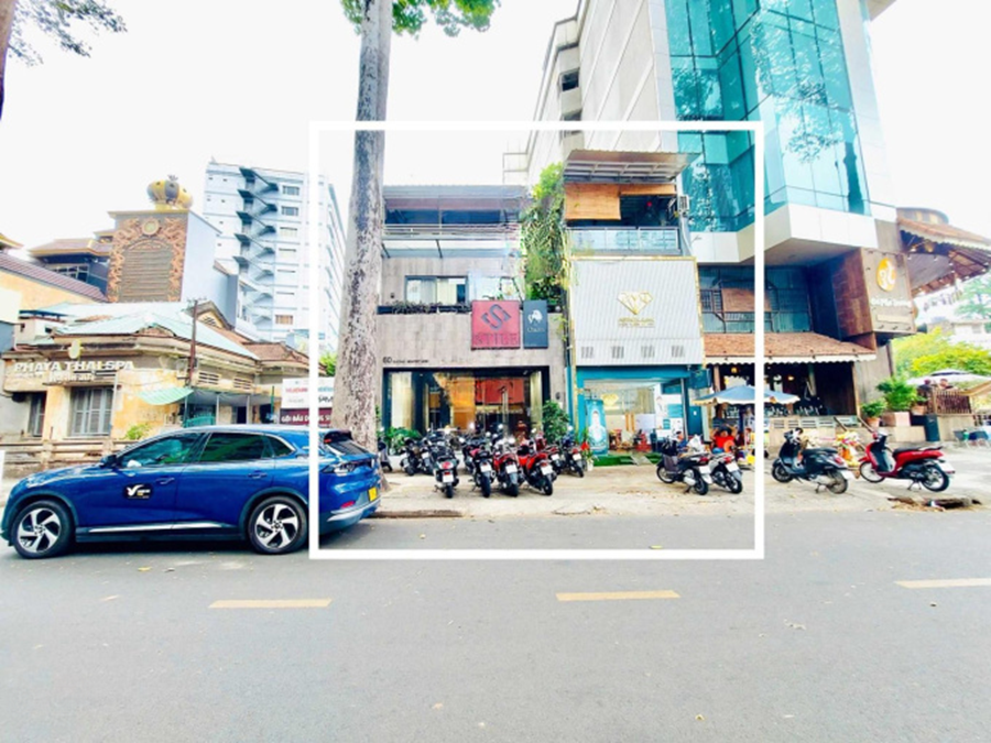Cho Thuê Mặt Bằng Góc 2 Mặt Tiền 60 Đường Sương Nguyệt Ánh Với Hẻm Hông, Phường Bến Thành, Quận 1, DT: 12x30m Nở Hậu 18m, 1 Trệt 2 Lầu; DTSD: 800m2