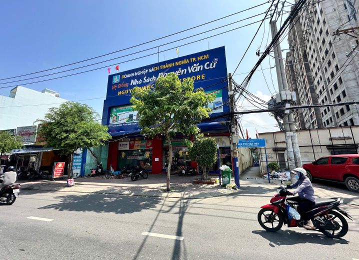 Cho thuê mặt bằng GÓC 2MT 1321 Huỳnh Tấn Phát Phường Phú Thuận Quận 7