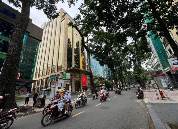 Cho Thuê Mặt Bằng Góc 2MT 37B Phạm Ngọc Thạch Phường 6 Quận 3