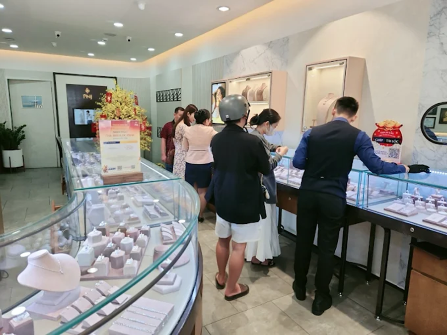 Cho Thuê Mặt Bằng Góc 2MT số 229 Đường Xô Viết Nghệ Tĩnh, Phường 17, Quận Bình Thạnh, DT: 4x20m, 1 trệt 2 lầu, DTSD: 240 m2