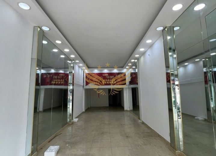 Cho Thuê Mặt Bằng 160 Nguyễn Trãi Phường 3 Quận 5