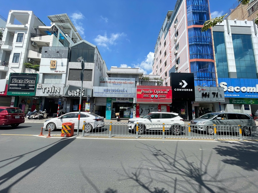 Cho Thuê Mặt Bằng Mặt Tiền 243 Đường Hai Bà Trưng, Phường 6, Quận 3, DT: 3.5x21m, 1 Trệt 1 Lầu, DTSD 147m2