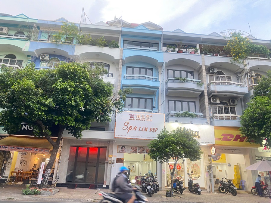Cho Thuê Mặt Bằng Mặt Tiền 646O Đường Nguyễn Trãi, Phường 11, Quận 5, DT: 4x16m, 1 Trệt 3 Lầu, DTSD 256m2