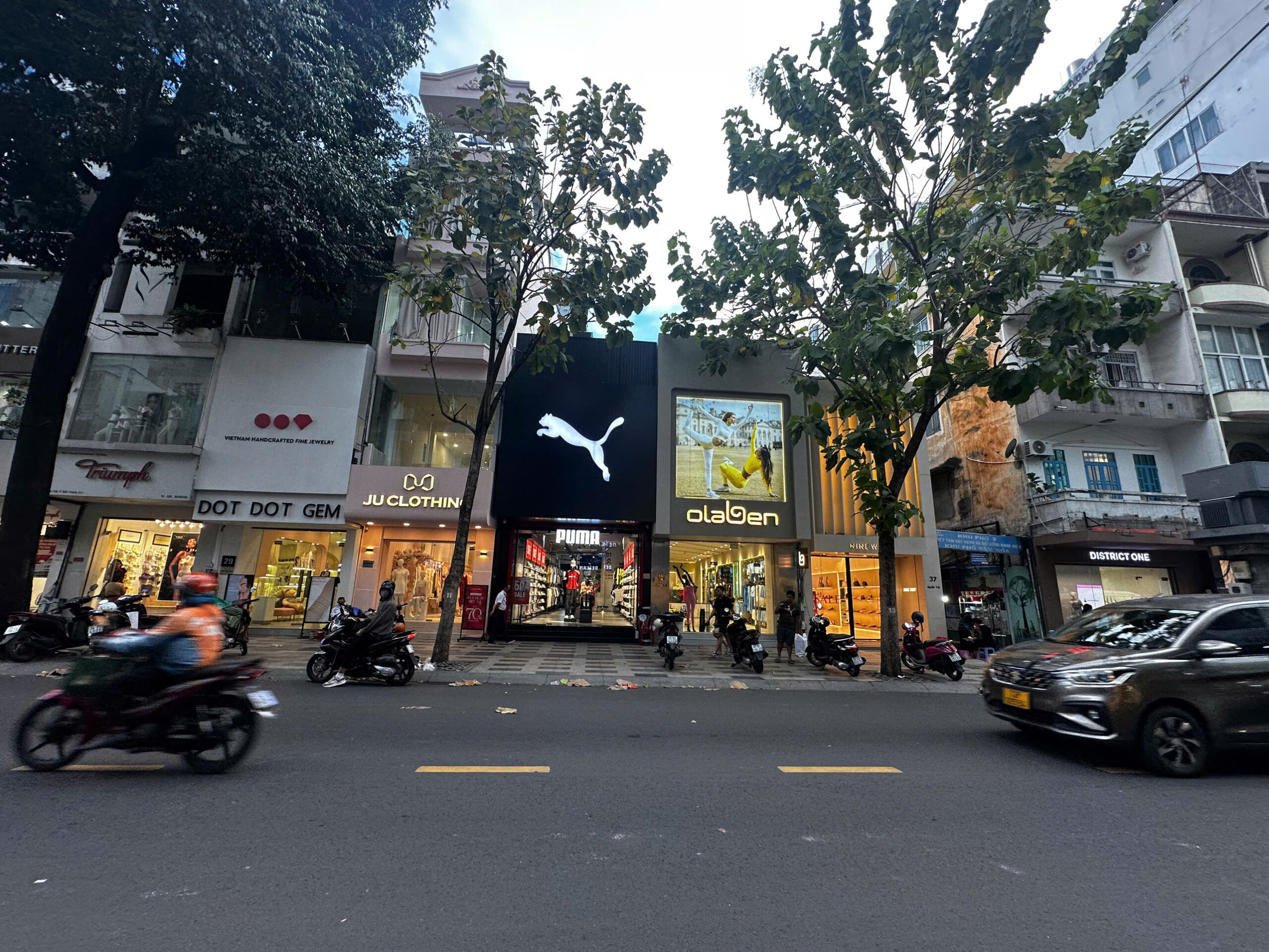 Cho Thuê Mặt Bằng Mặt Tiền Số 35 Đường Nguyễn Trãi, Phường Bến Thành, Quận 1, DT: 4.5x25m, 1 Trệt, 1 Lầu, DTSD: 225m2