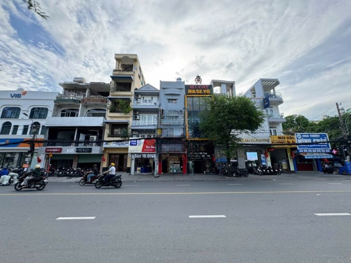 Cho Thuê Mặt Bằng Mặt Tiền số 97 Đường Nguyễn Gia Trí, Phường 25, Quận Bình Thạnh, DT: 4x20m, 1 trệt, 3 lầu, DTSD: 320 m2
