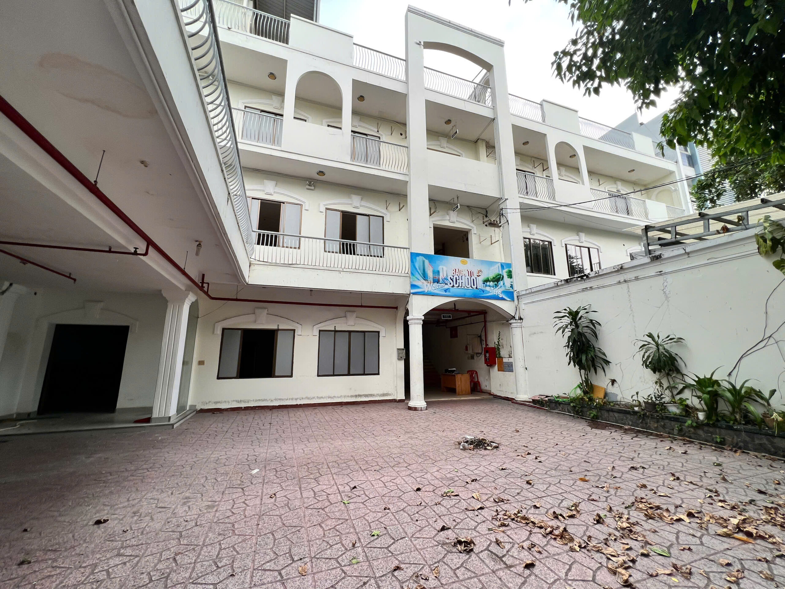 Cho Thuê Mặt Bằng Mặt Tiền Số M3 Đường Thất Sơn, Phường 15, Quận 10, DT: 10x25m, 1 trệt, 2 lầu, DTSD: 900m2