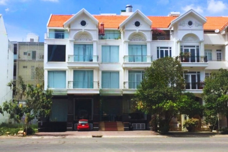 Bán Nhà Mặt Tiền 28-30 Đường D1, Phường Tân Hưng, Quận 7, DT: 15x20m, 1 Hầm 1 Trệt 4 Lầu, DTSD 1500m2