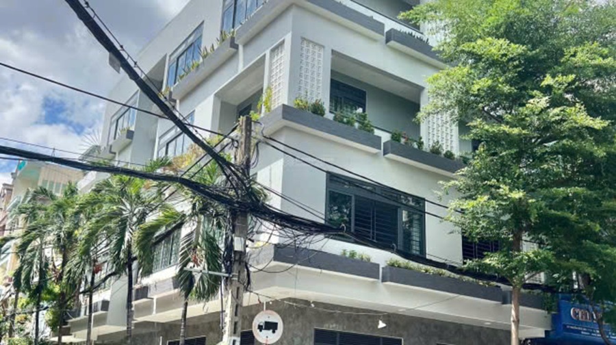 Bán Nhà Mặt Tiền 210 Đường Nguyễn Hồng Đào, Phường 14, Quận Tân Bình, DT: 5.5x13m, 1 Trệt 3 Lầu, DTSD 286m2
