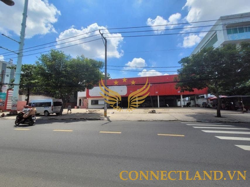 Bán Nhà Mặt Tiền 856 đường Âu Cơ, phường 13, Quận Tân Bình, DT: 90x89m, 1 Trệt, DTSD 8010m2