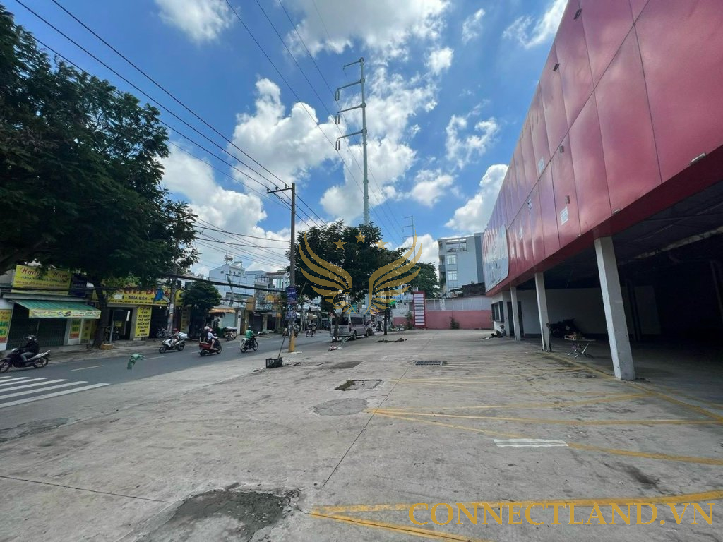 Bán Nhà Mặt Tiền 856 đường Âu Cơ, phường 13, Quận Tân Bình, DT: 90x89m, 1 Trệt, DTSD 8010m2