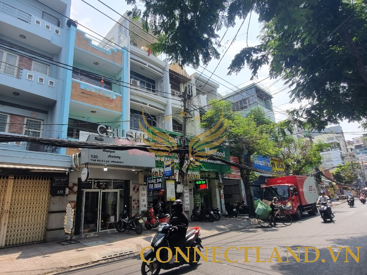 Bán Nhà Mặt Tiền số 130 Đường Vĩnh Hội, Phường 4, Quận 4, DT: 3.9x18m, 1 trệt, 3 lầu, DTCN: 70.2m2