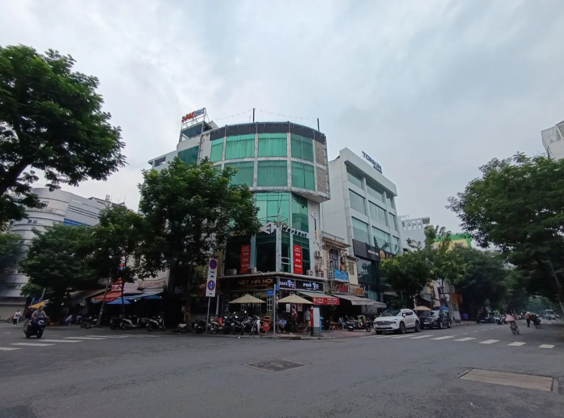 Cho Thuê Nhà GÓC 2MT số 138 Đường Yersin và Lê Thị Hồng Gấm, Phường Nguyễn Thái Bình, Quận 1, DT: 7x17m, 1 trệt, 4 lầu, TM, DTSD: 595 m2
