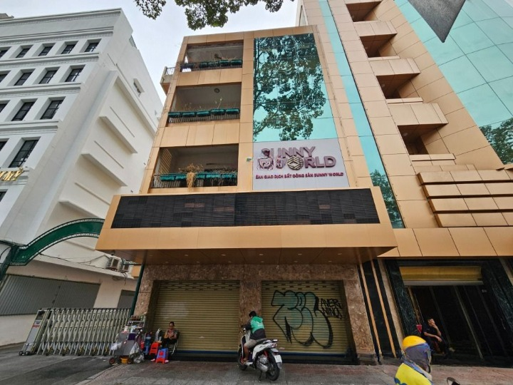 Cho Thuê Nhà Mặt Tiền số 189-191 Đường Trần Hưng Đạo, Phường Cô Giang, Quận 1, DT: 8.4x18m, 1 trệt, 1 lửng, 3 lầu, TM, DTSD: 608 m2