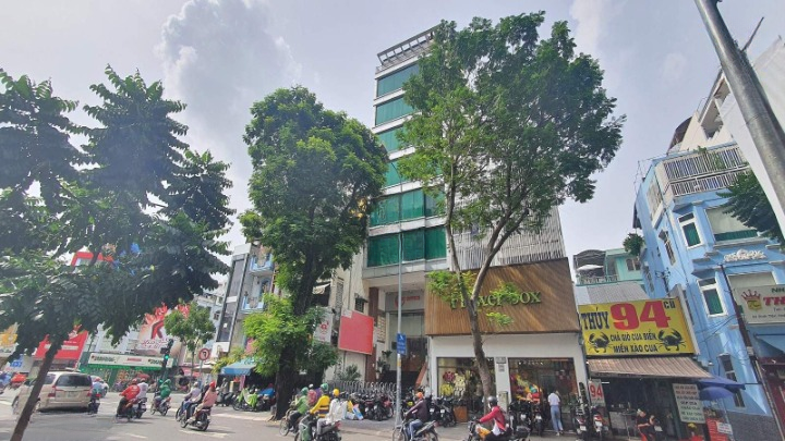 Cho Thuê Nhà Mặt Tiền số 90-92 Đường Đinh Tiên Hoàng, Phường Đa Kao, Quận 1, DT: 8.1x13m, 1 hầm, 1 trệt, 1 lửng, 6 lầu, TM, ST, DTSD: 737 m2