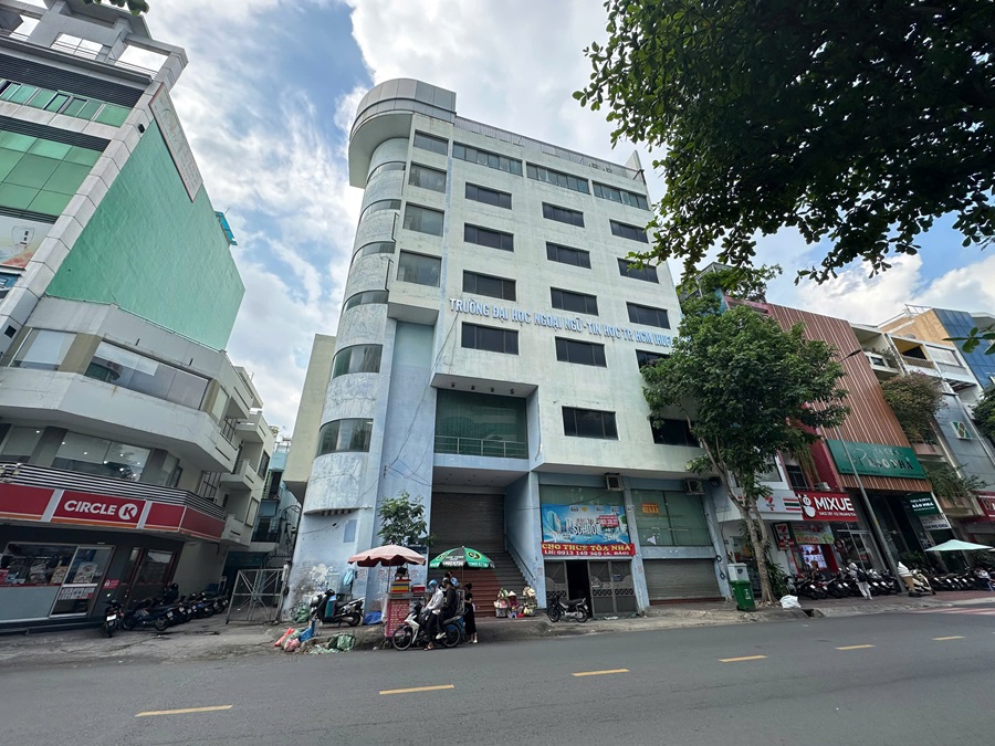 Cho Thuê Tòa Nhà Góc 2 Mặt Tiền 304 đường Cao Thắng , phường 12, Quận 10, DT: 20x16m, 1 Hầm 1 Trệt 7 Lầu Thang Máy, DTSD : 2560m2